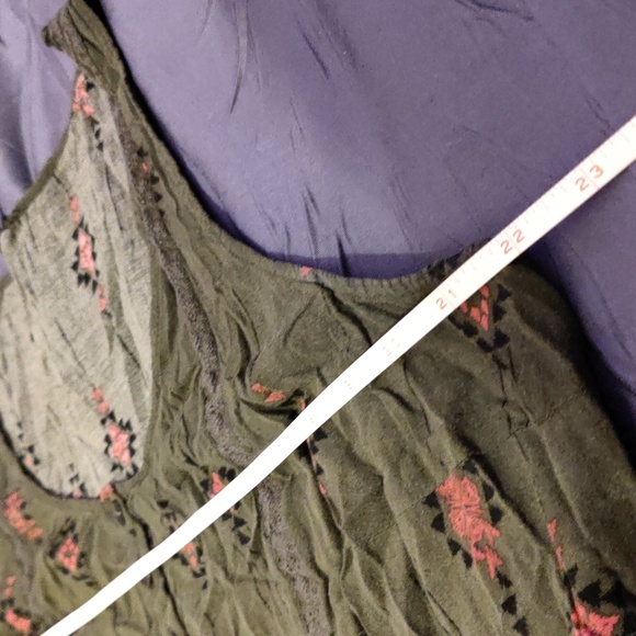 Torrid flowy tank top size 1 - Picture 7 of 7